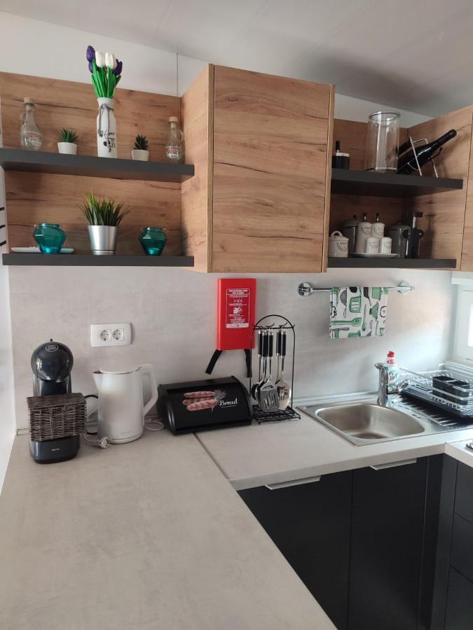Mobile Home Ami & Alen Biograd Na Moru Exterior foto